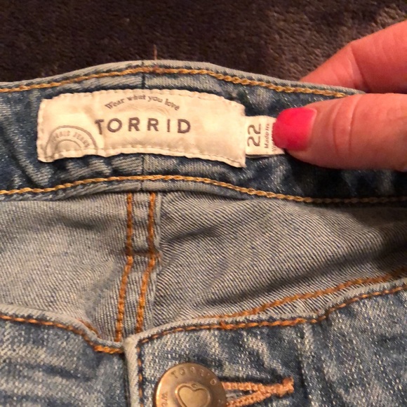 Shorts - Picture 2 of 5